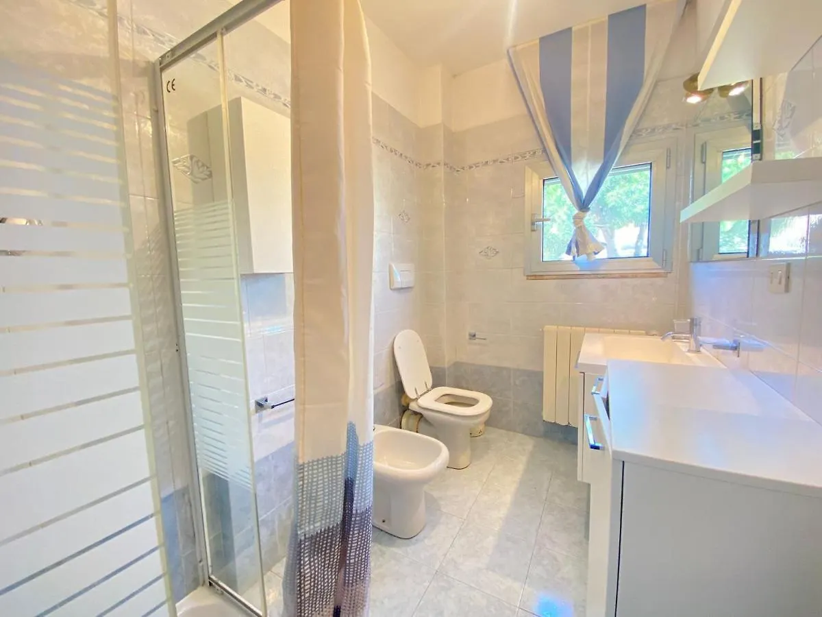 Venere Apartament Tirrenia 0*,