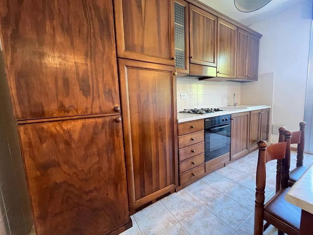 Venere Apartament Tirrenia 0*,