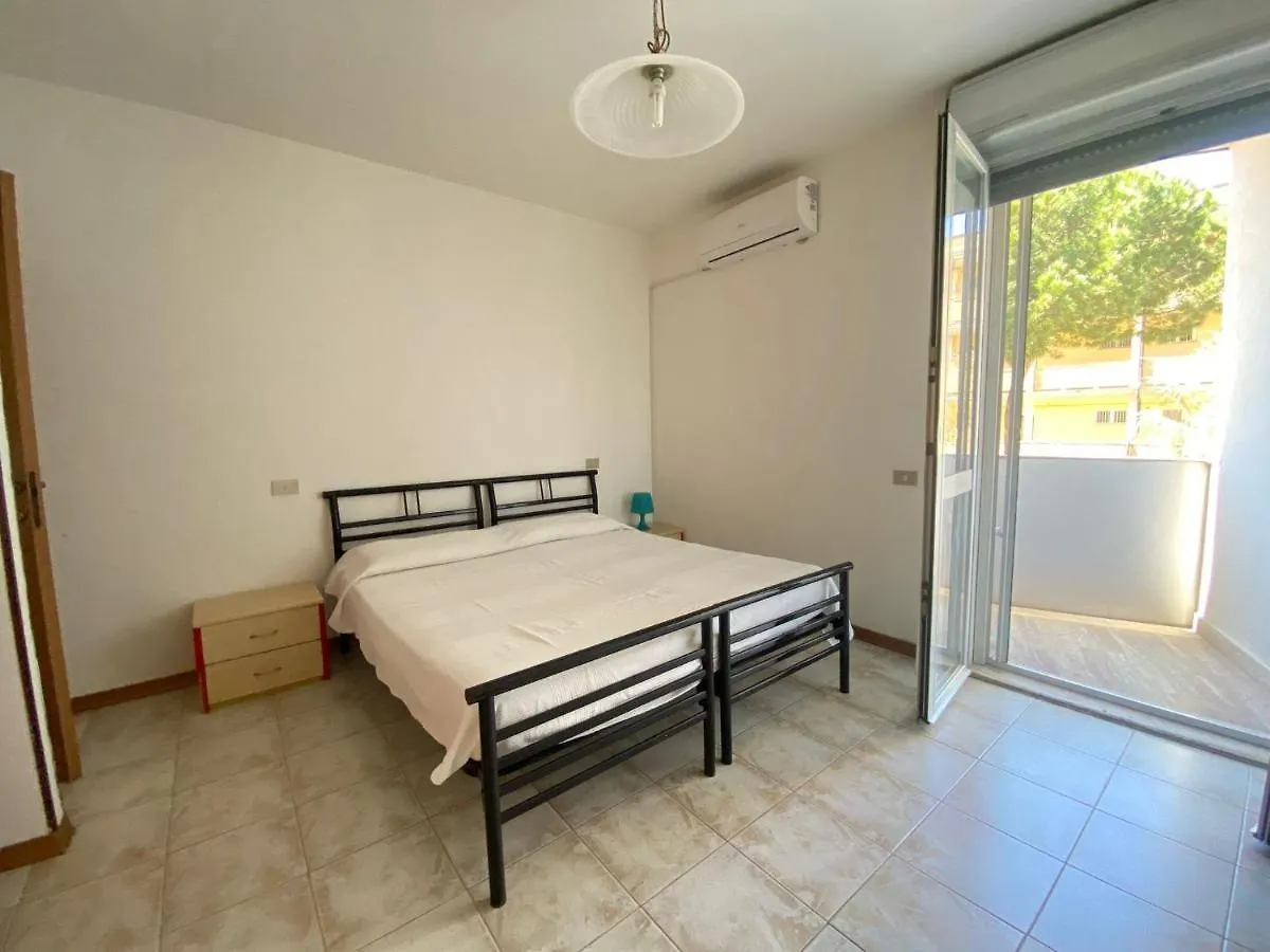 Venere Apartament Tirrenia 0*,  Italia