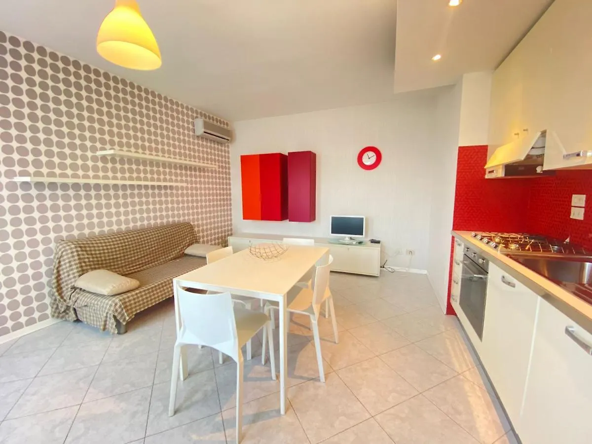 Venere Apartament Tirrenia 0*,