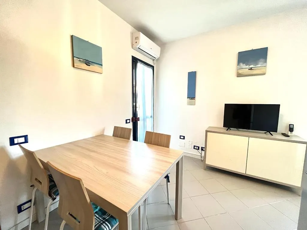 Venere Apartament Tirrenia 0*,