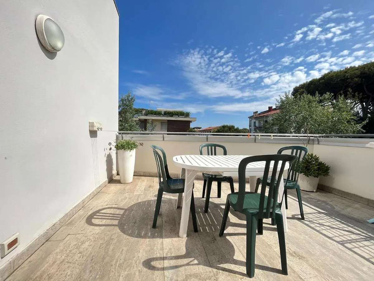 Venere Apartament Tirrenia Apartment