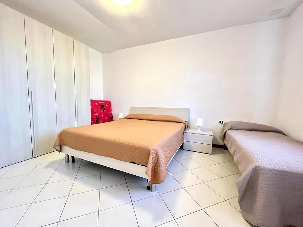Venere Apartament Tirrenia 0*,  Italy